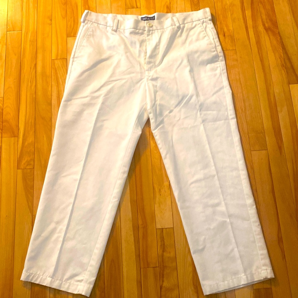 NWOT Men’s IZOD White Chino